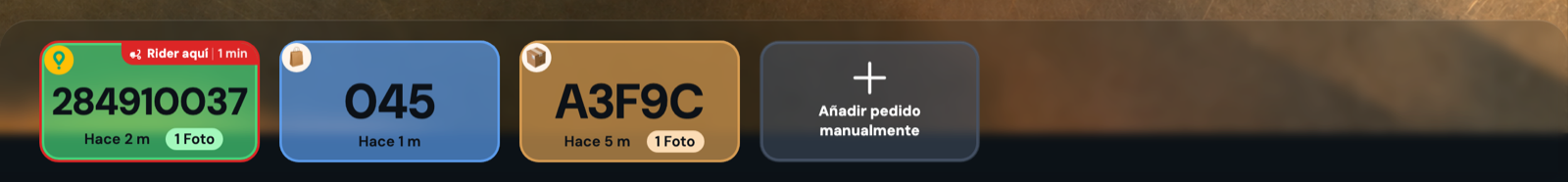 La fila de pedidos del Tracker, cada uno con el icono de su tipo