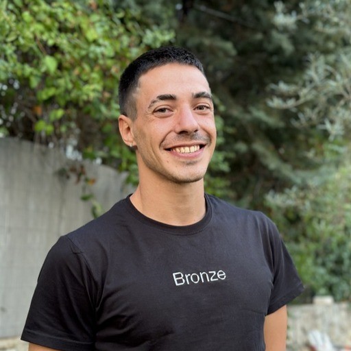 Emilio Domínguez, Operaciones y Soporte de Bronze